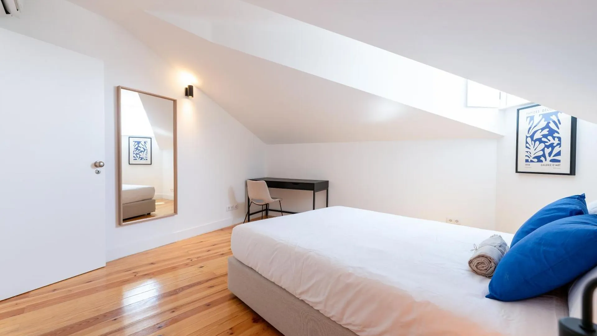 Sunny Lisbon Apartments By Soulplaces