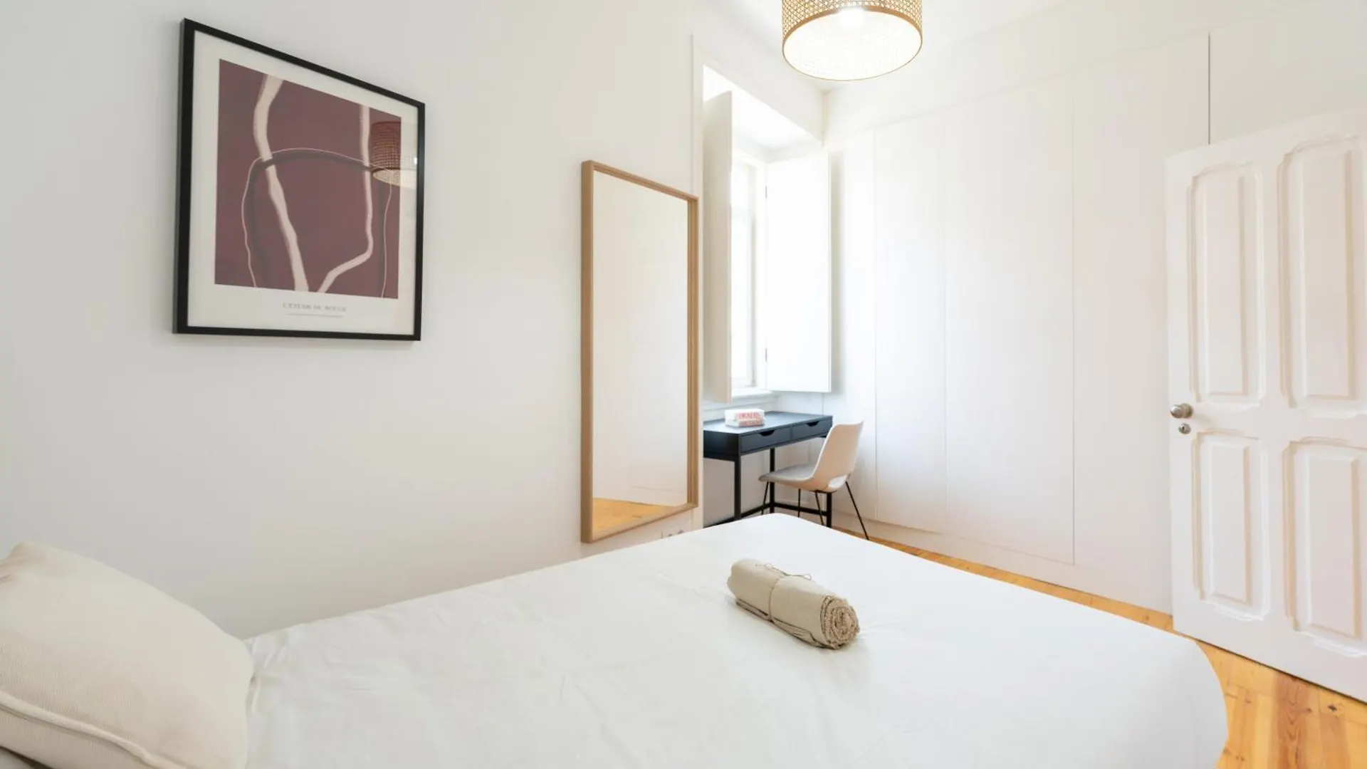 Sunny Lisbon Apartments By Soulplaces